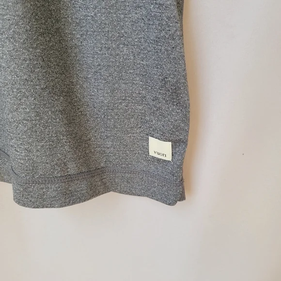 Vuori Tradewind Performance Tee Gray M - Picture 8 of 12